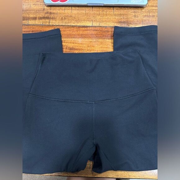 Align Crop 19” - Picture 2 of 3